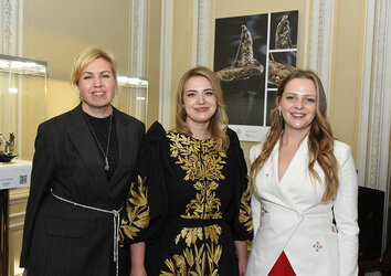 Iryna Tatarenko, Editor-in-Chief of Marie Claire, Yulia Kurokhtina, General Director of the Charity Foundation “Ukrainotvortsi”, and Anastasia Lobortas