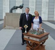 I.Lobortas and Susan Polgar honored FIDE trainer, eighth world champion from 1996 to 1999