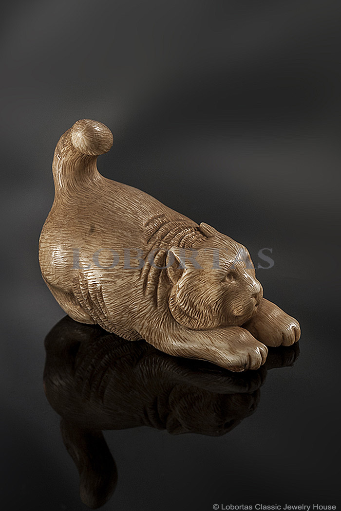 ivory-sculpture-cat-190613-1-2.jpg