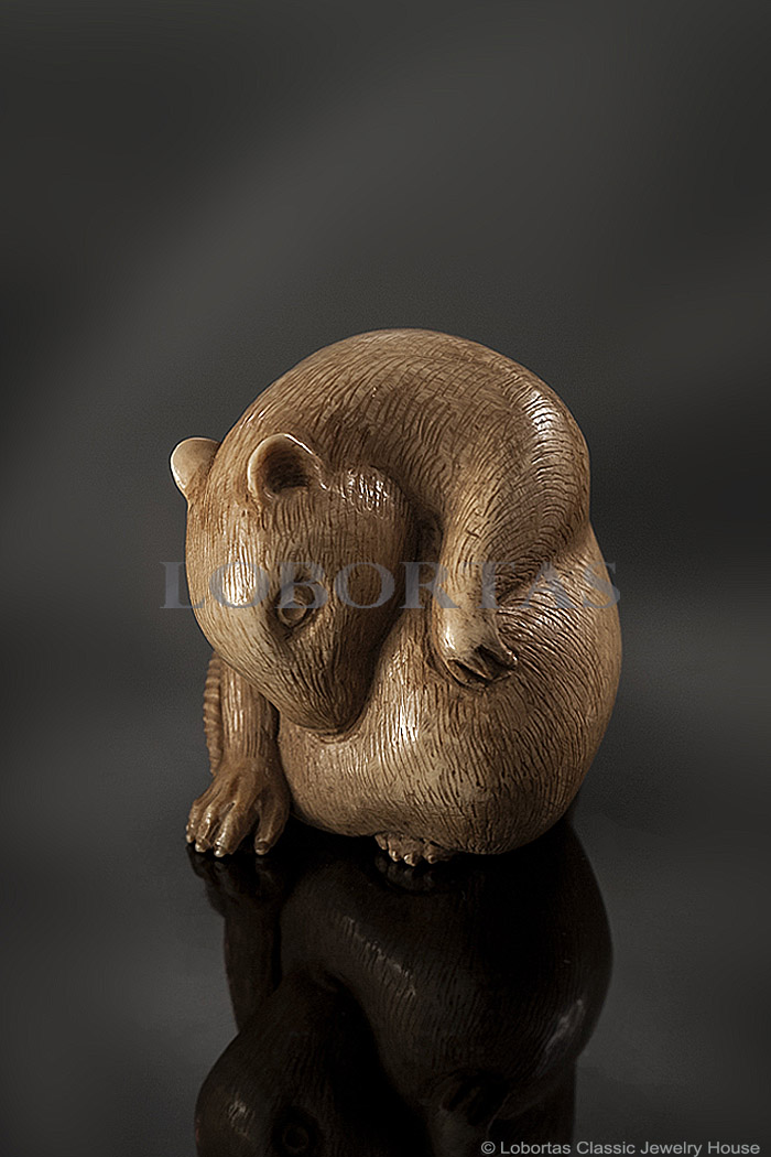 ivory-sculpture-rat-190613-4-2.jpg
