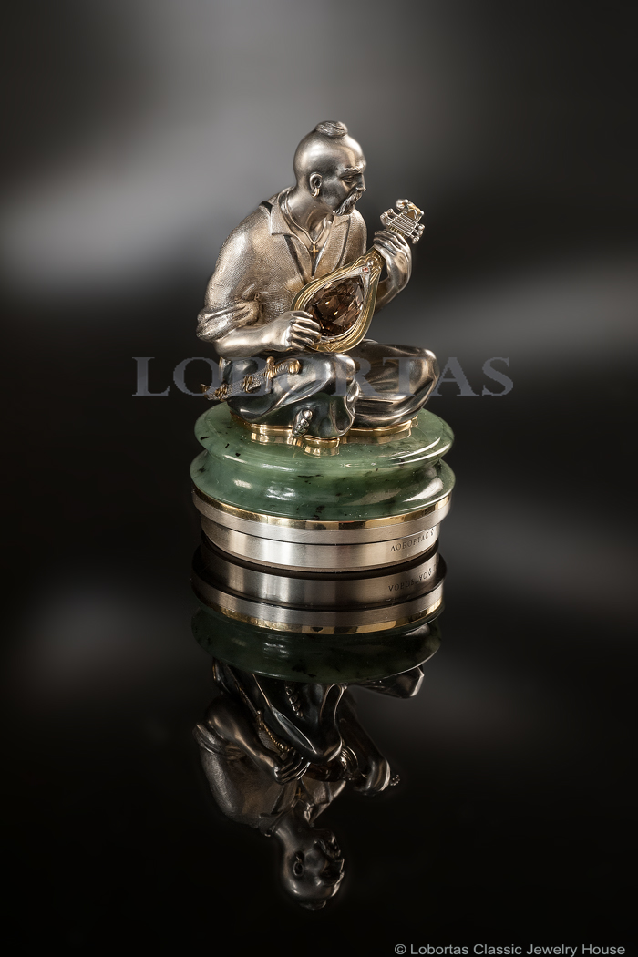 silver-sapphires-rauchtopaz-nephrite-seal-17-01-044-1.jpg