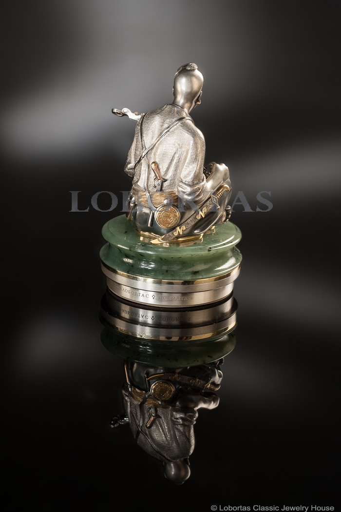 silver-sapphires-rauchtopaz-nephrite-seal-17-01-044-2.jpg