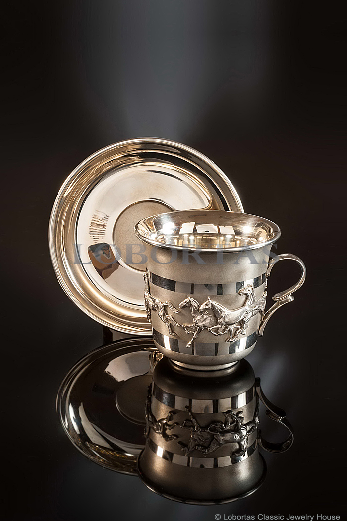 a-silver-coffee-cup-with-horses-13-04-187.jpg