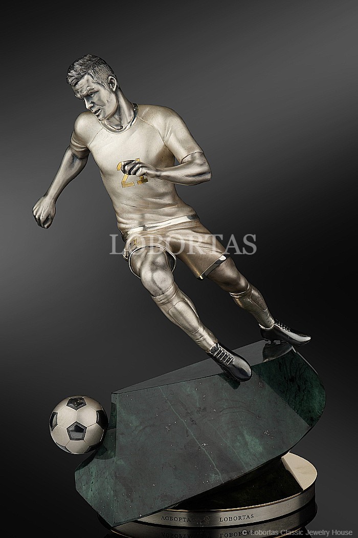 sculpture-21-st-century-soccer-game-22-01-039-2.JPG
