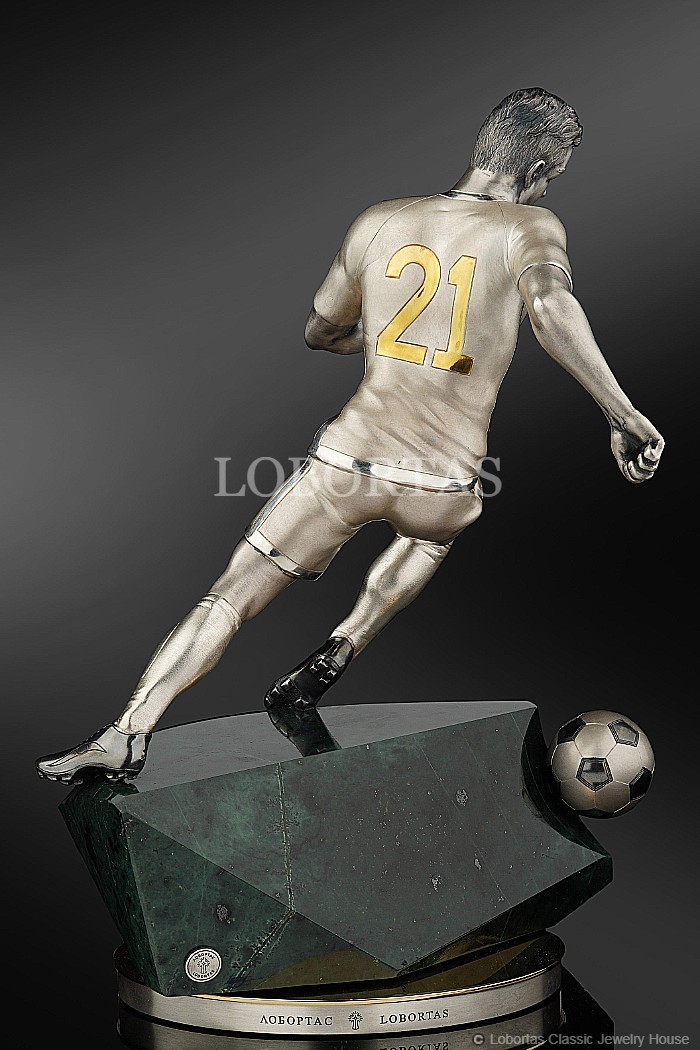 sculpture-21-st-century-soccer-game-22-01-039-3.jpg