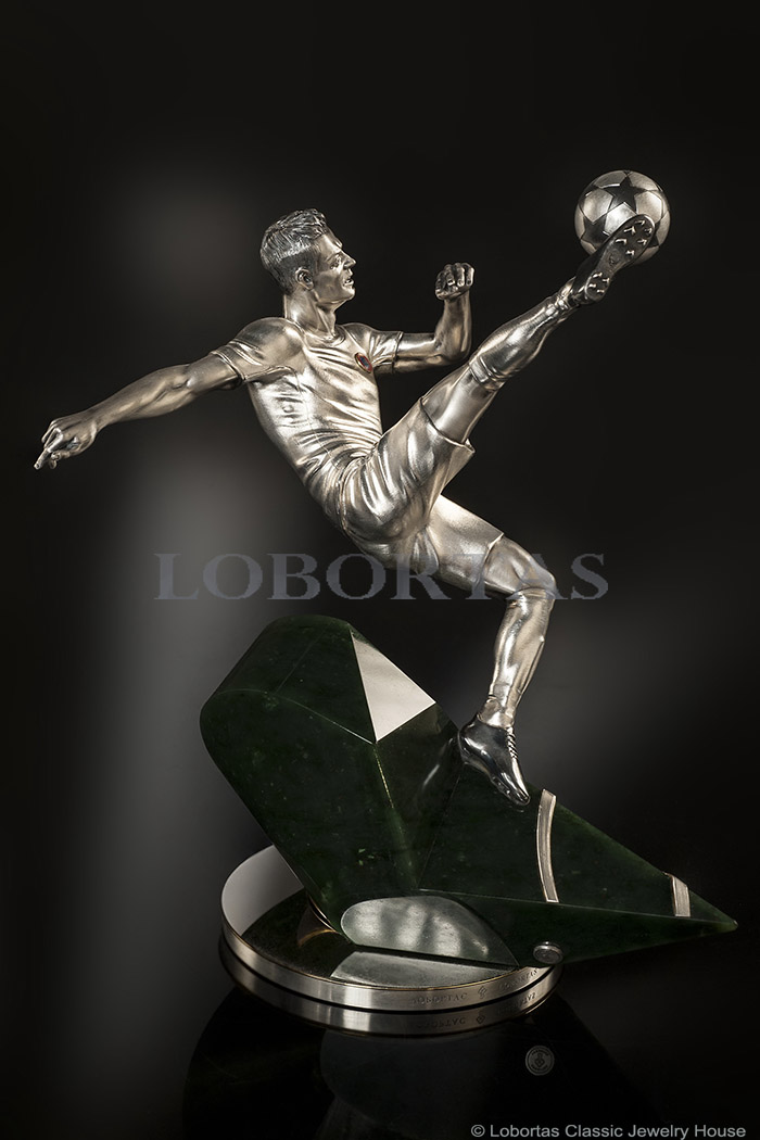 jewelry-sculpture-soccer-game-18-02-073-1-1.jpg