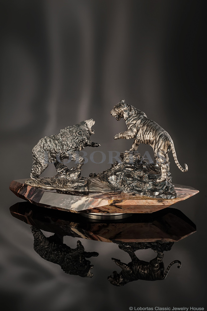dragotsennaya-skulptura-tigr-i-medved-20-03-097-1.jpg