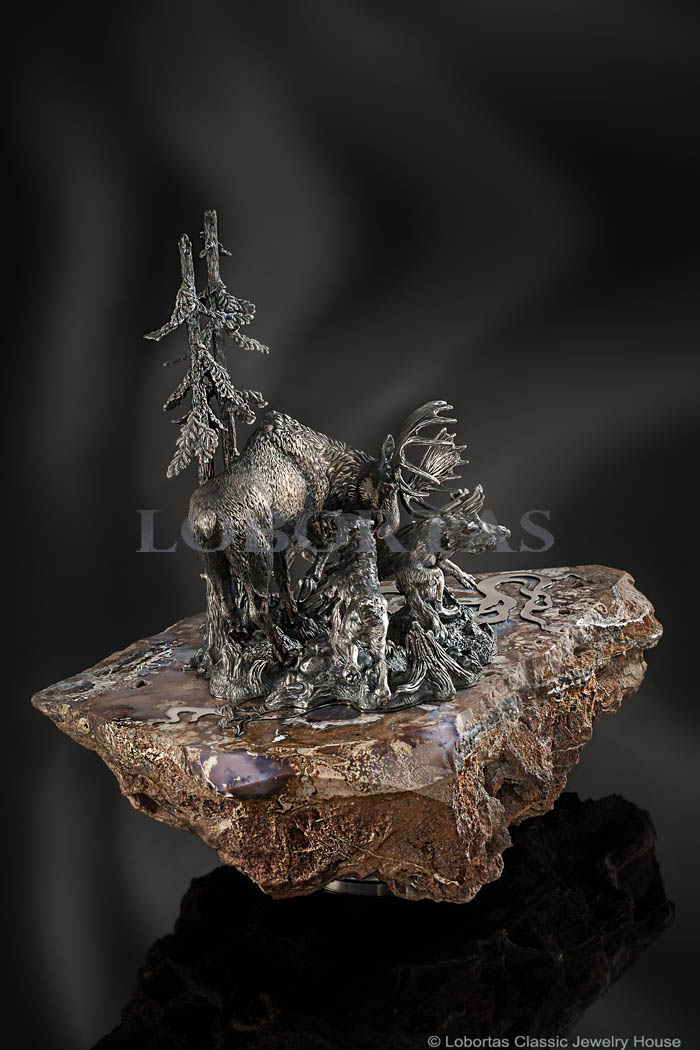 sculpture-moose-and-wolves-18-12-30-1-1.jpg