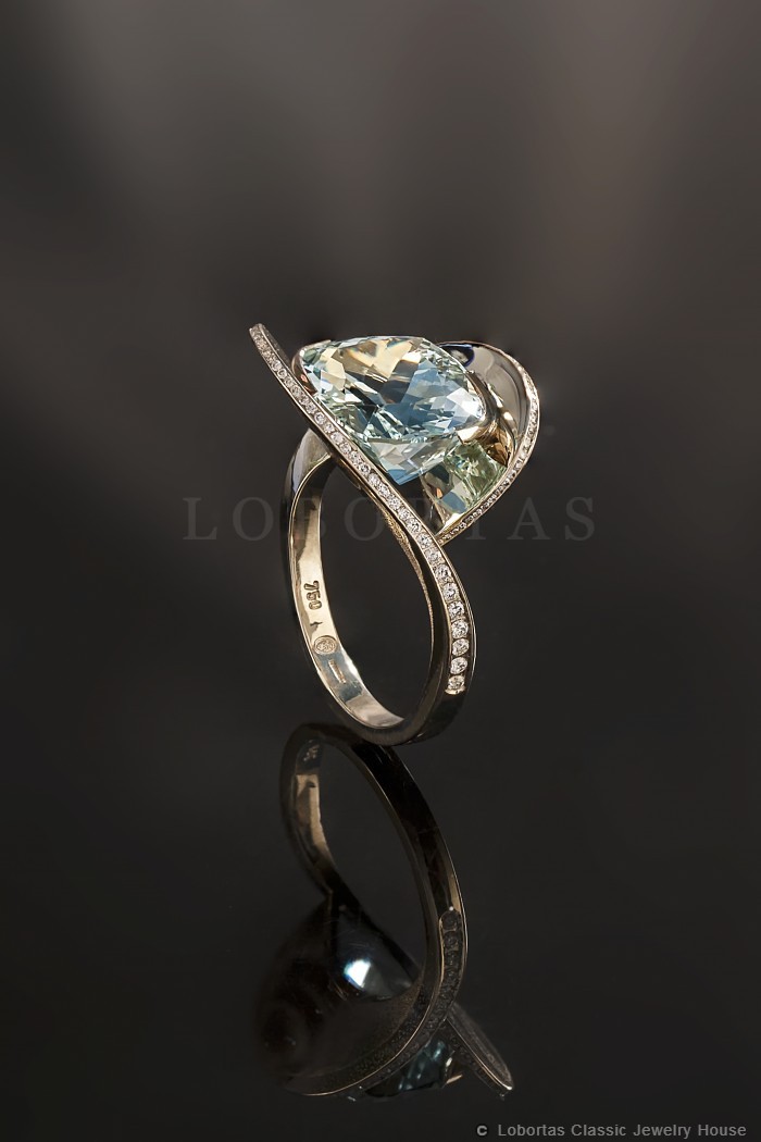diamond-aquamarine-gold-ring-20-05-183-1.jpg
