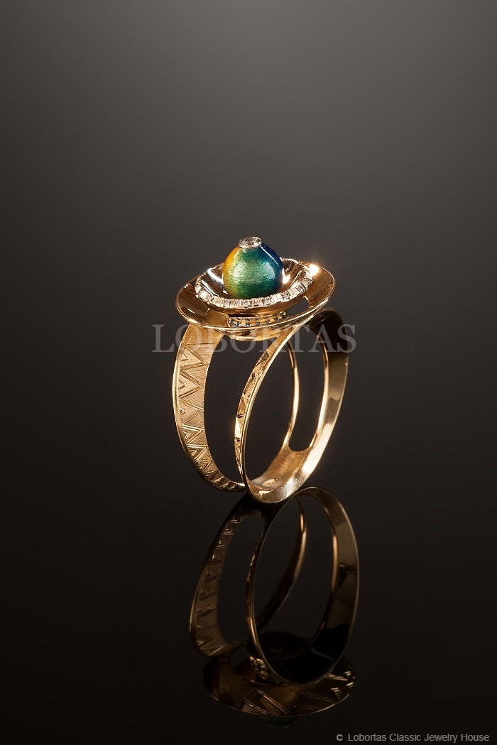 gold-diamond-tsavorite-enamel-ring-14-02-102.jpg