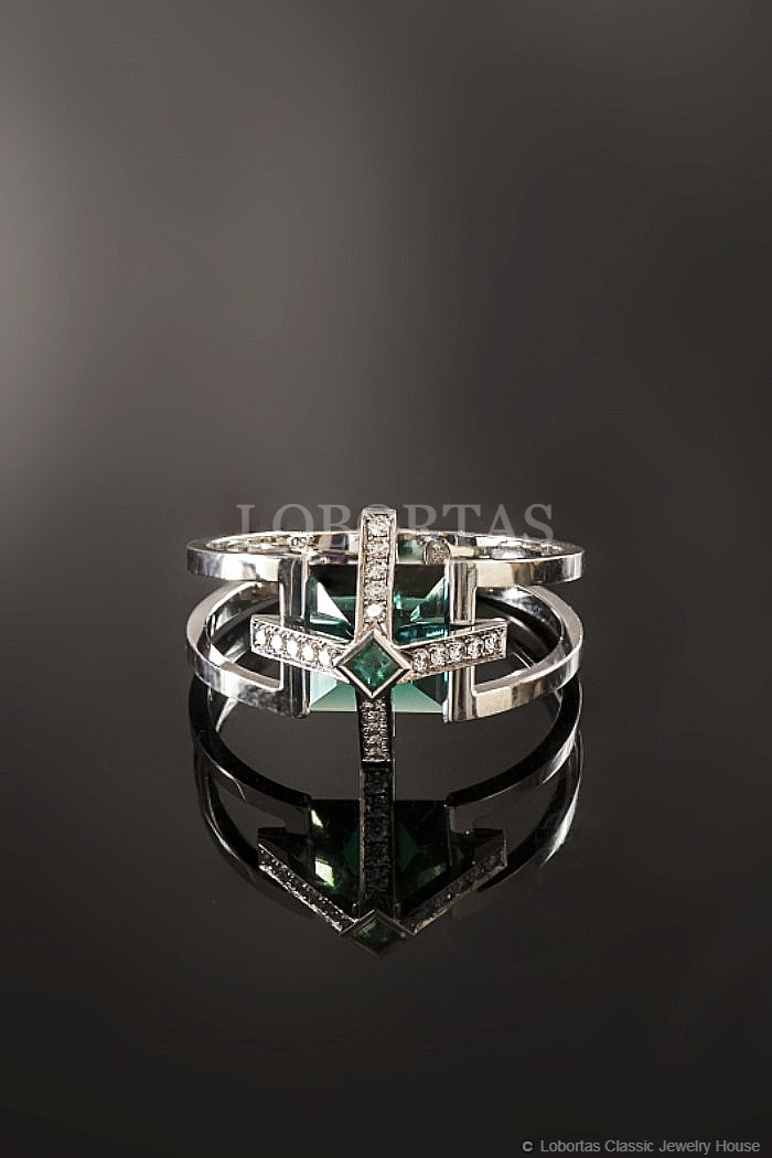 gold-diamond-emerald-ring-21-01-029-3.jpg